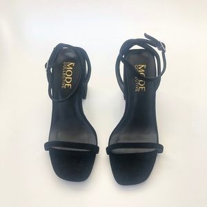 The Mode Collective Chunky Black Heel